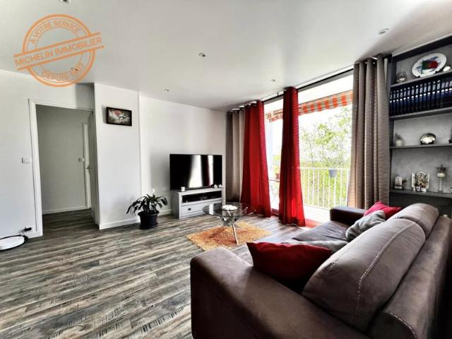 T3 lumineux de 70 m² avec balcon, garage possible et cave – Champagne au Mont d'Or