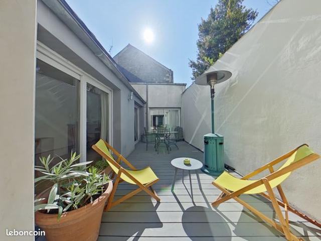 T3 Mellinet Zola, Appartement type maison de ville T3 avec Patio