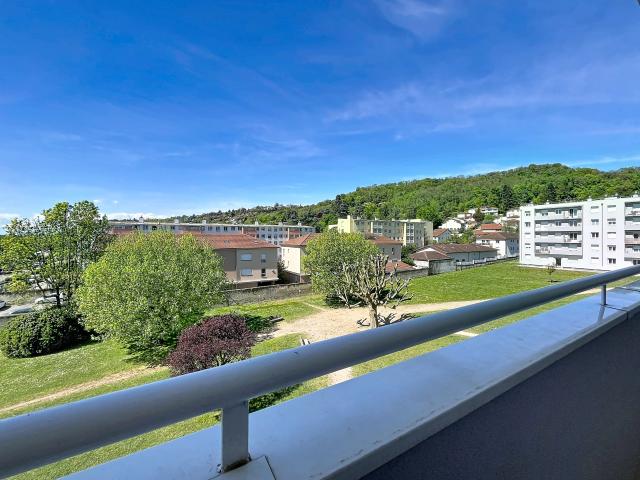 T3 MEUBLE – 61 m2 – GARAGE – 01700 MIRIBEL