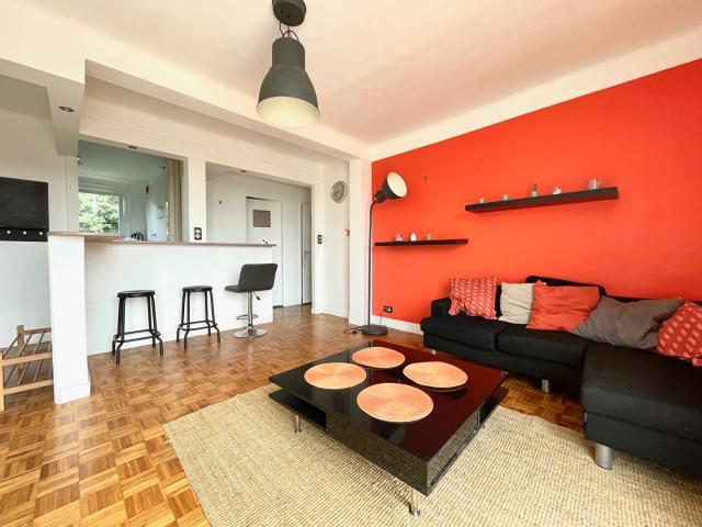 T3 MEUBLÉ ASCENSEUR RUE DU BOUGUEN 58.59 m²