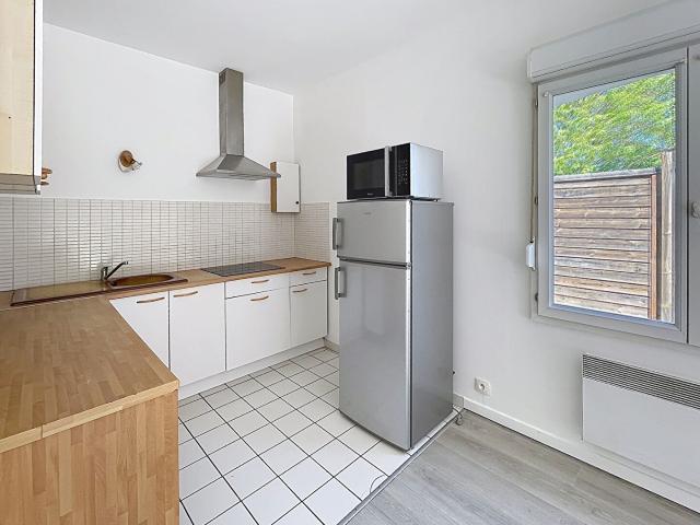 T3 MEUBLE AVEC TERRASSE AIX EN PROVENCE