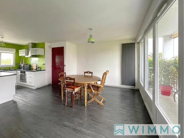 T3 MEUBLE AVEC BALCON ET PARKING