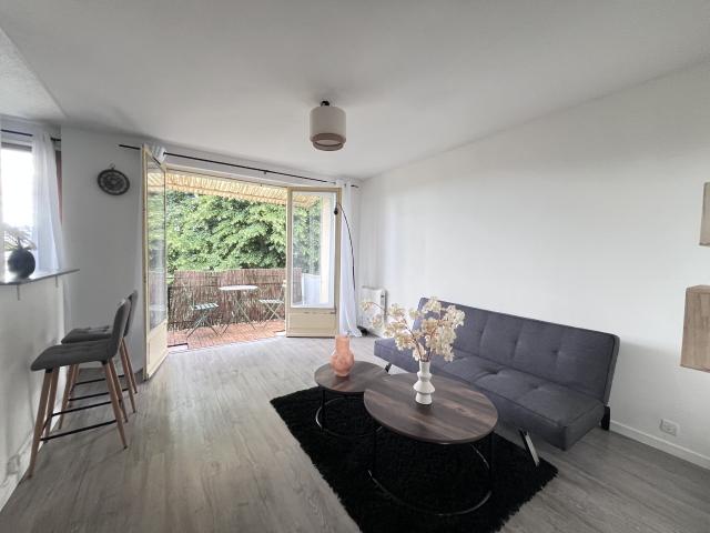 T3 meublé avec balcon et vue dégagée