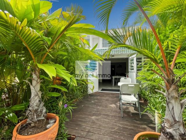 T3 meublé avec deck, vue jardin et accès direct à la marina