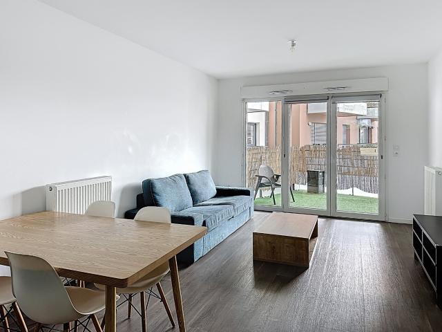 T3 MEUBLÉ DE 63M2 AVEC TERRASSE ET PARKING SUR PORTE DES POSTES
