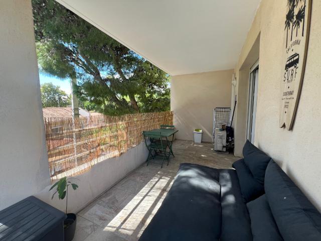t3 meublé terrasse et parking