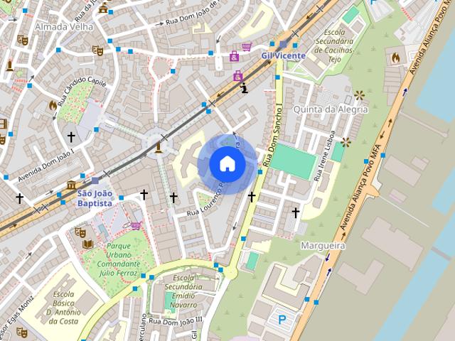 T3 mobilado centro Almada com pateo a 10min Universidade