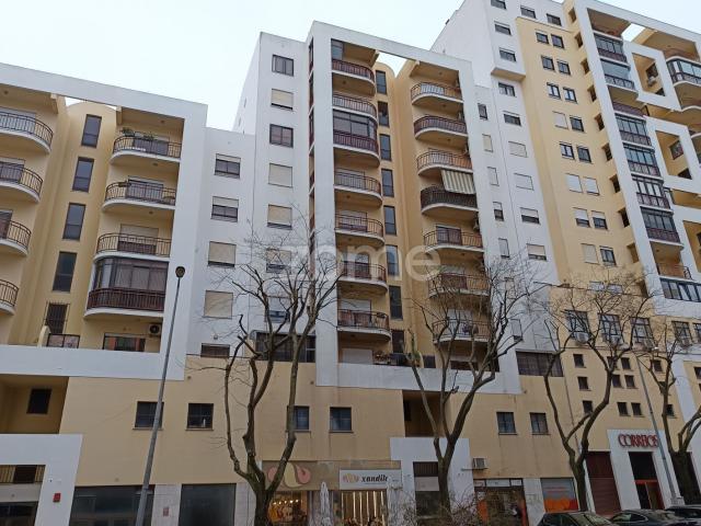 T3 no Centro do Pragal c/ Garagem Box – A 5 min de Lisboa!