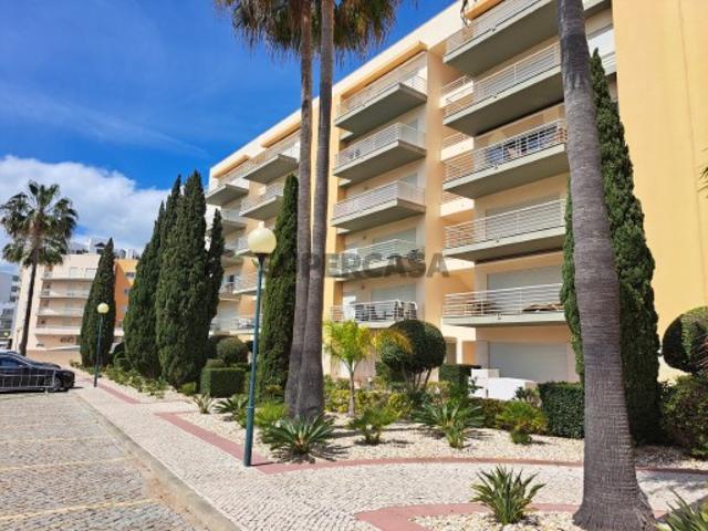 T3 no Centro de Vilamoura escassos metros da praia