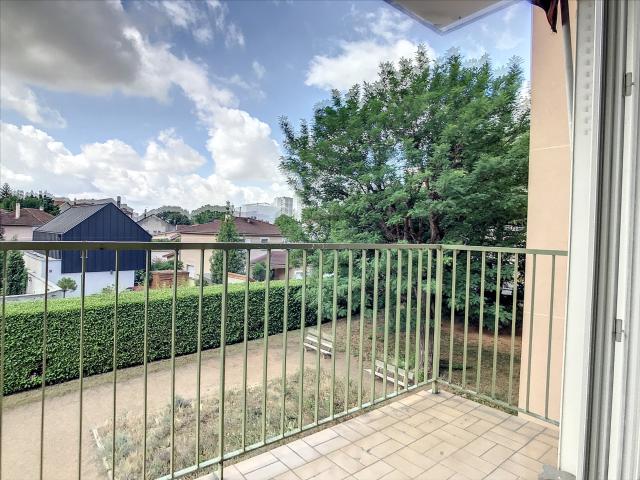 T3 – NON MEUBLE – BALCON – BRON – 69500