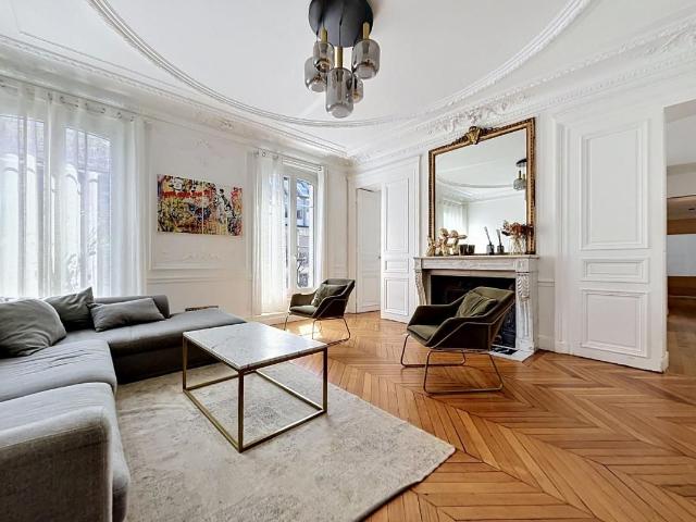 T3 non meublé de 74.40m² Rue Paul Baudry Paris 8, 75