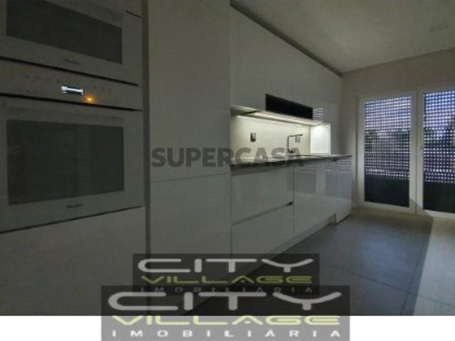 T4 Nova Cosntrução Zona Nobre Montijo