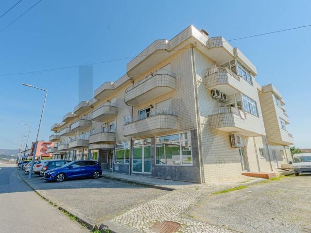 T3 Novo e Moderno no Centro de Vila de Cucujães !