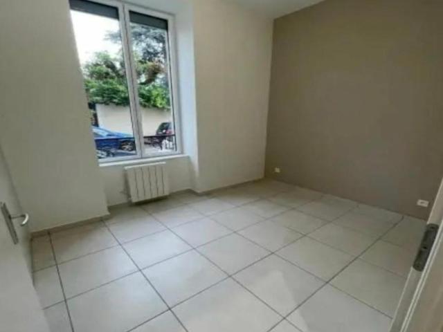 T3 OULLINS 18 rue Raspail 69600 OULLINS Clesev.
