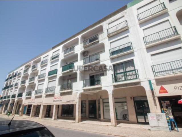 T3 para Remodelar no Centro de Samora Correia | Excelente Potencial