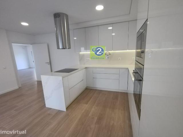 T3 parqueamento e arrecadao! Prdio Novo