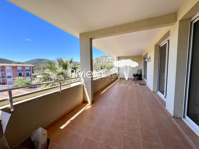 T3 proche centre avec terrasse et garage ! 66m² Cavalaire sur Mer