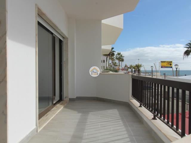 Apartamento T3 de Luxo Frente Mar | Primeira Linha de Praia em Quarteira