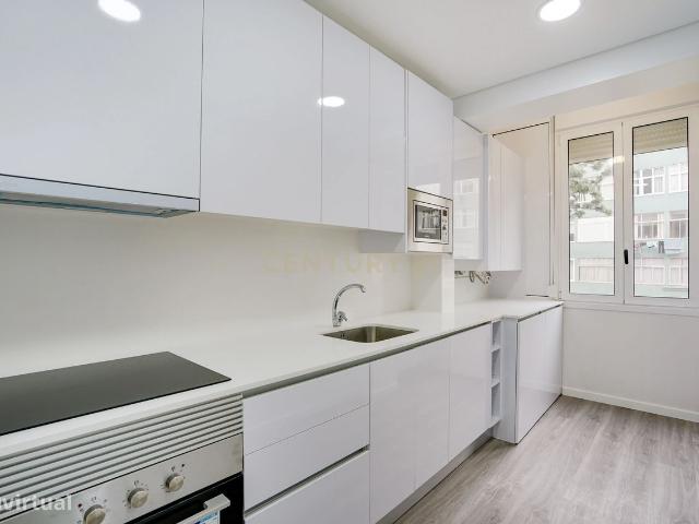 T3 Remodelado na Cova da Piedade Conforto e Modernidade
