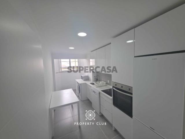 T3 remodelado na Damaia de Baixo