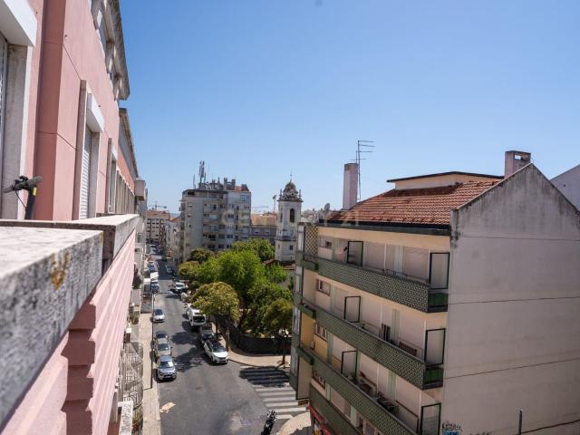 T3 Remodelado a Estrear | 98 m² | Varanda | Metro a 200 m | Arroios