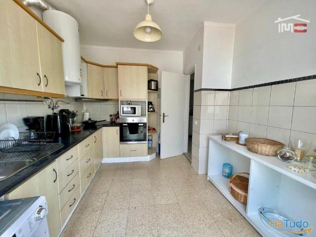 T2 Transformado em T3 Remodelado com Marquise e Excelente Potencial | 98m² | Setúbal | 26064088673