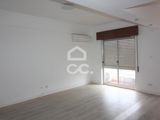 T3 remodelado em zona tranquila, Abrantes, Tapadão