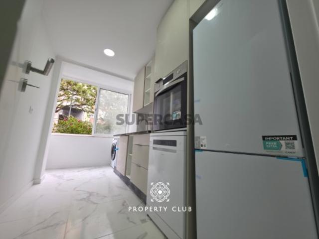 T3 renovado à venda na Amadora