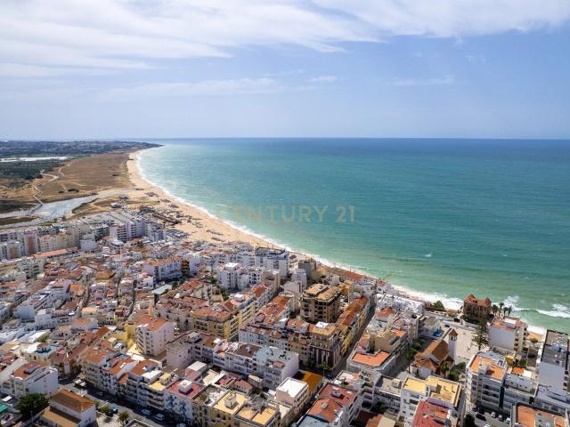 T3 Renovado a 50 Metros da Praia em Armação de Pêra