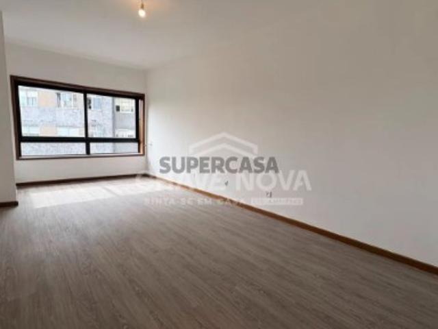 T3 Renovado c/ terraço e Garagem, junto à VL8 e futura Linha Rubi