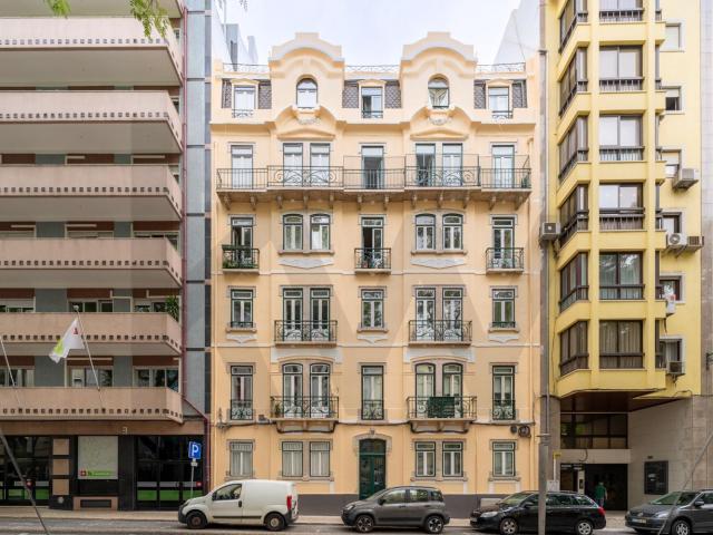 T3 renovado com 142 m² na Av. Conde de Valbom — Avenidas Novas, Lisboa