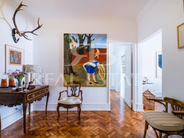 T3 Renovado com 1 Suite +Pátio comum e alguma VISTA RIO | RESTELO Lisboa