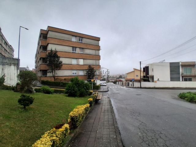 T3 renovado com lugar de garagem em Baguim do Monte Gondomar