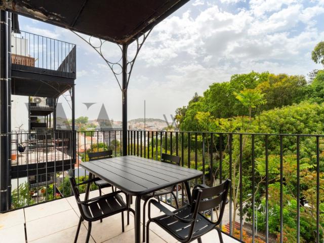 T3 RENOVADO, DECORADO E EQUIPADO, COM VARANDA E VISTA DESLUMBRANTE, LISBOA CENTRO