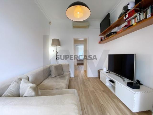 T3 Renovado no Bairro de Alvalade, Lisboa Com Parqueamento e BOX