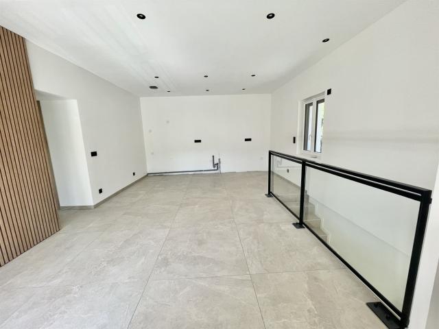 T3 rénové 59㎡ avec Climatisation, garage et parking Haut de. 58m² Cognin