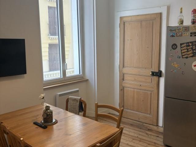 T3 rénové CHAMBERY 75 m2 IDEAL COLOCATION 3 étudiants rentabilité 8% 195 000 euros