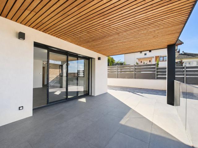 T3 rénové de 77 m2 avec terrasse de 62 m2 à Neuvecelle