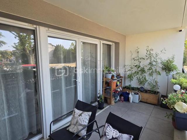 T3 récent de plain pied avec terrasse et double stationnement