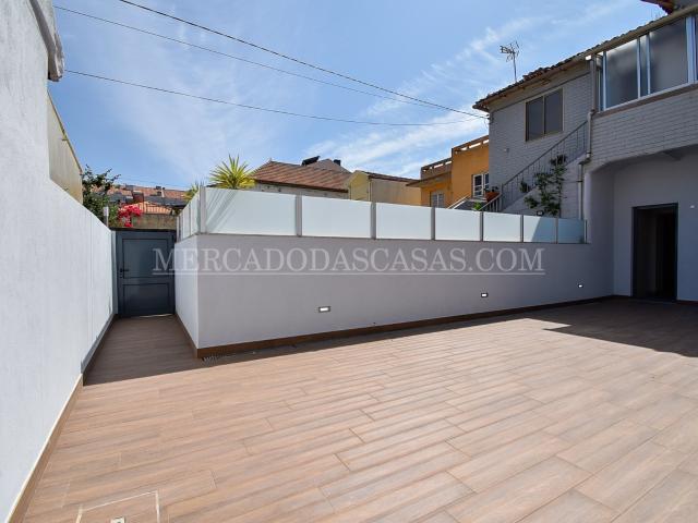 T3 Restaurado no Coração de Espinho Terraço, Conforto e Estilo de Vida Único