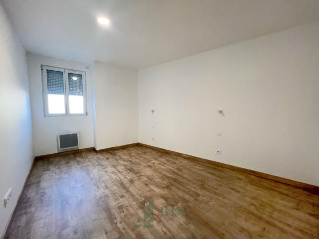 T3 ROANNE ENTIEREMENT NEUF