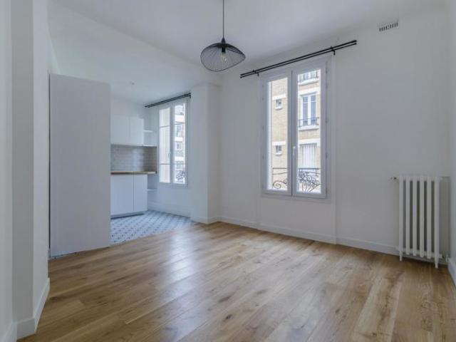 T3 RUE MONTAIGNE