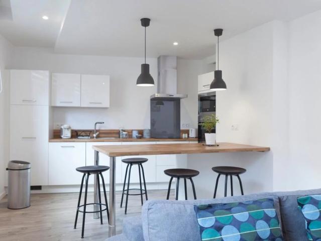 T3 SUD EST OUEST AVEC 14M2 DE TERRASSE ET PARKING