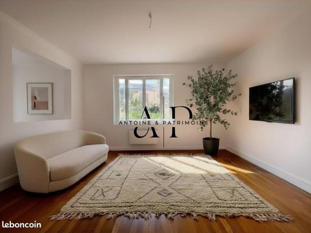 T3/T4 Villeurbanne avec balcon et parking