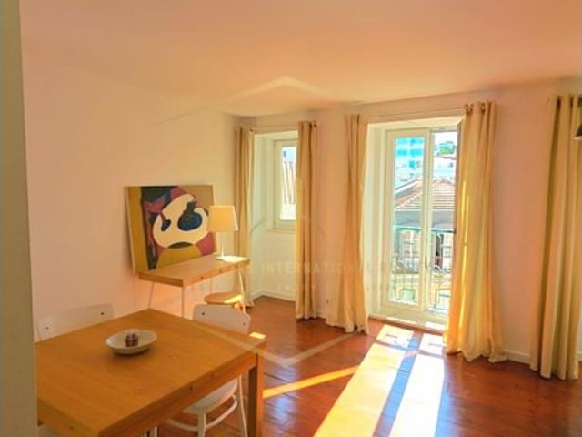 T0+1 renovado | São Bento, Lisboa | 40 m² | Mobilado e Equipado
