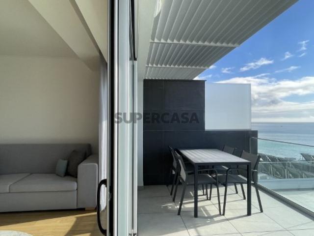 T0 com vista mar, piscina na primeira linha de praia de Sesimbra