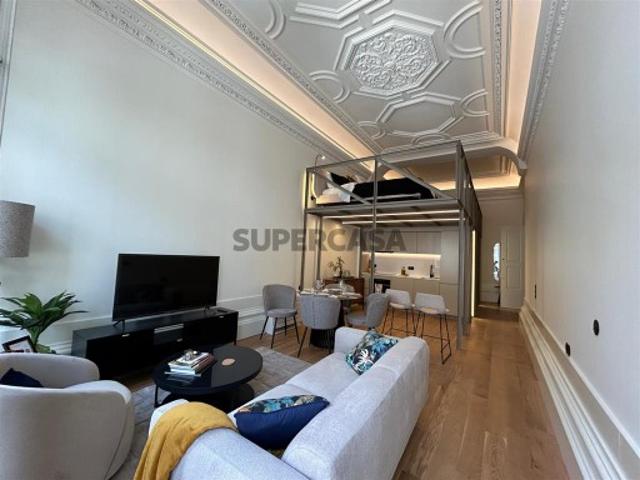 T0 Dúplex, novo com 73m2 e varanda, ao Mercado do Bolhão, Porto