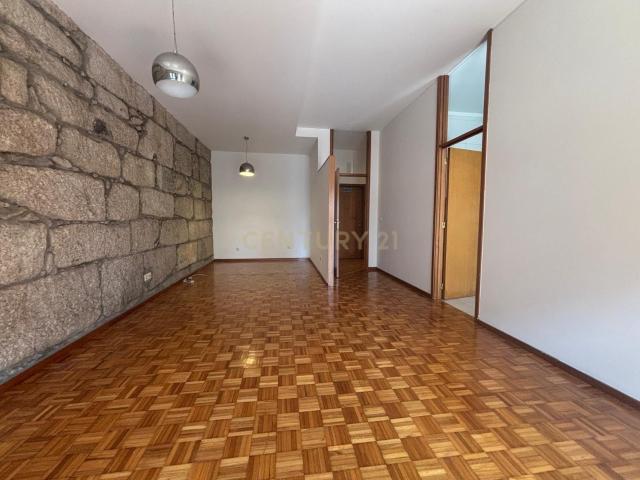 T0 Rua de Álvares Cabral, 371 – Porto | 54,30 m²