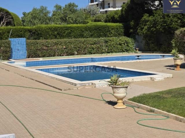 T1+1 com Varanda Ampla e Piscina junto à Praia da Rocha