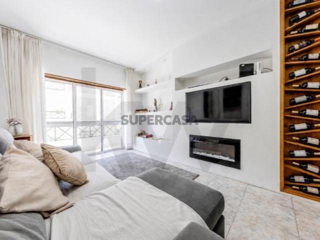 T1+1 com Varanda na Sobreda O Espaço Perfeito para Viver Entre a Cidade e o Mar